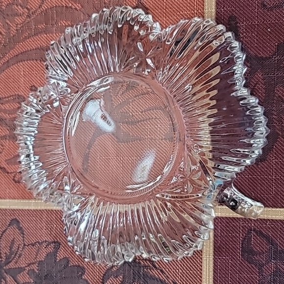 Federal Glass, 6 in Clover Leaf - Picture 3 of 3